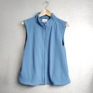 Periwinkle Moving Bleu Full Zip Vest.  Size XL